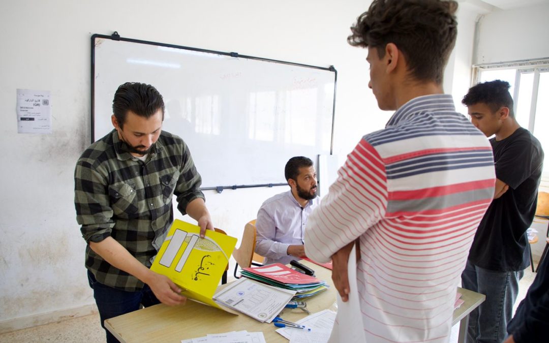 الاقتصاد تشهد توافد منتسبيها