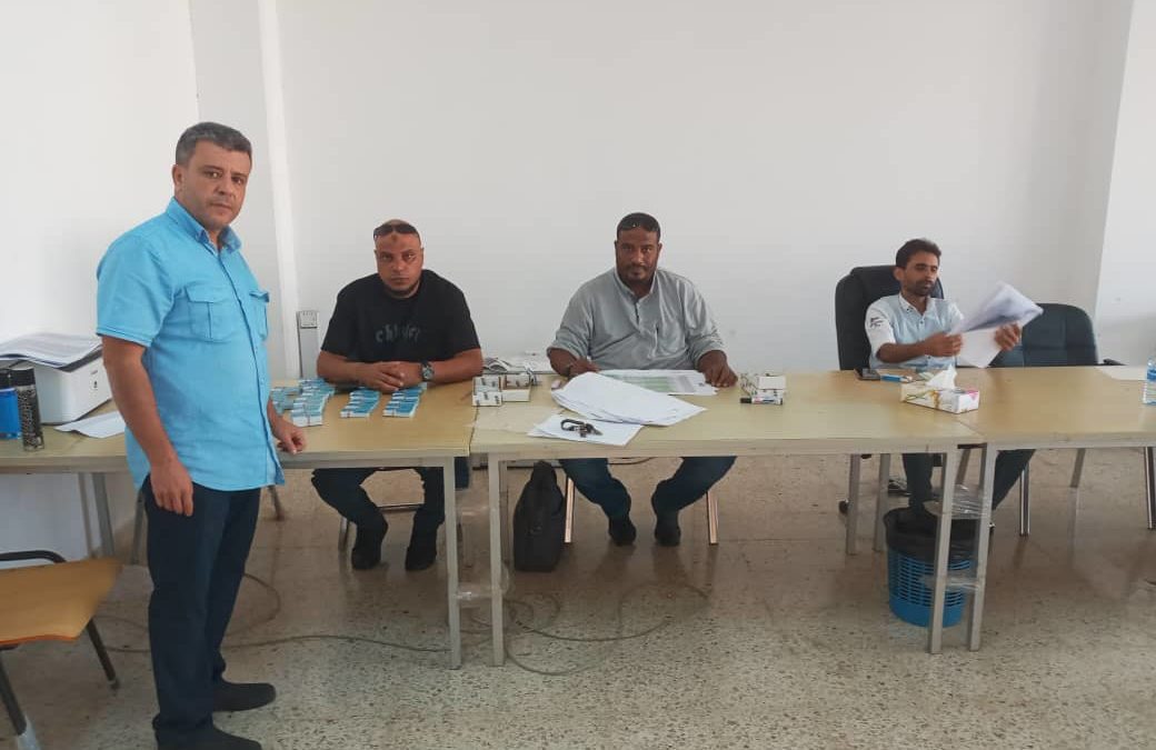 كلية الاقتصاد تستلم  بطاقات المنح الدراسية
