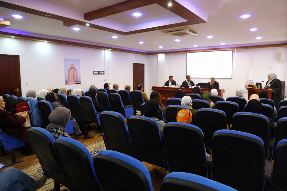 أثر وسائل الدفع الإلكتروني على الأداء المالي للمصارف التجارية الليبية